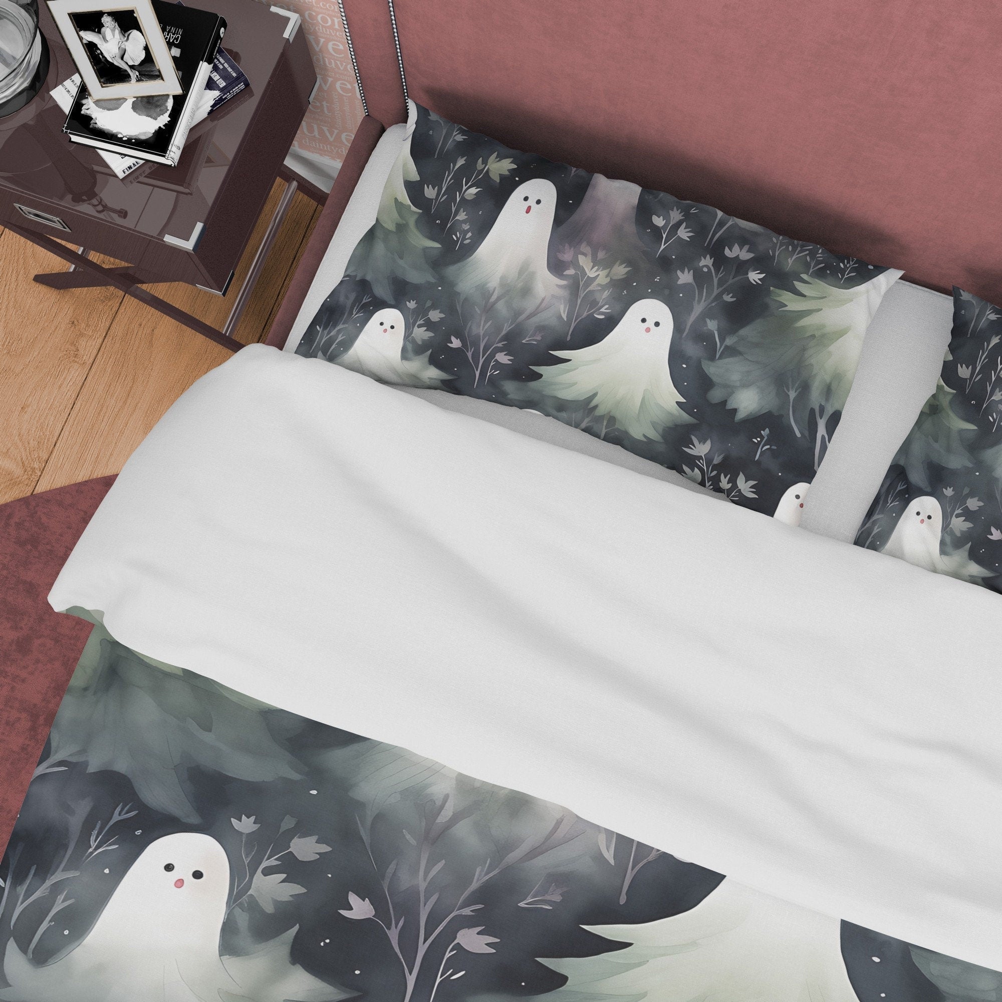 Black And White Ghost Duvet Cover Set, Creepy Quilt Cover Aesthetic Zipper Bedding, Haunted Forest Blanket Cover Halloween Room Decor