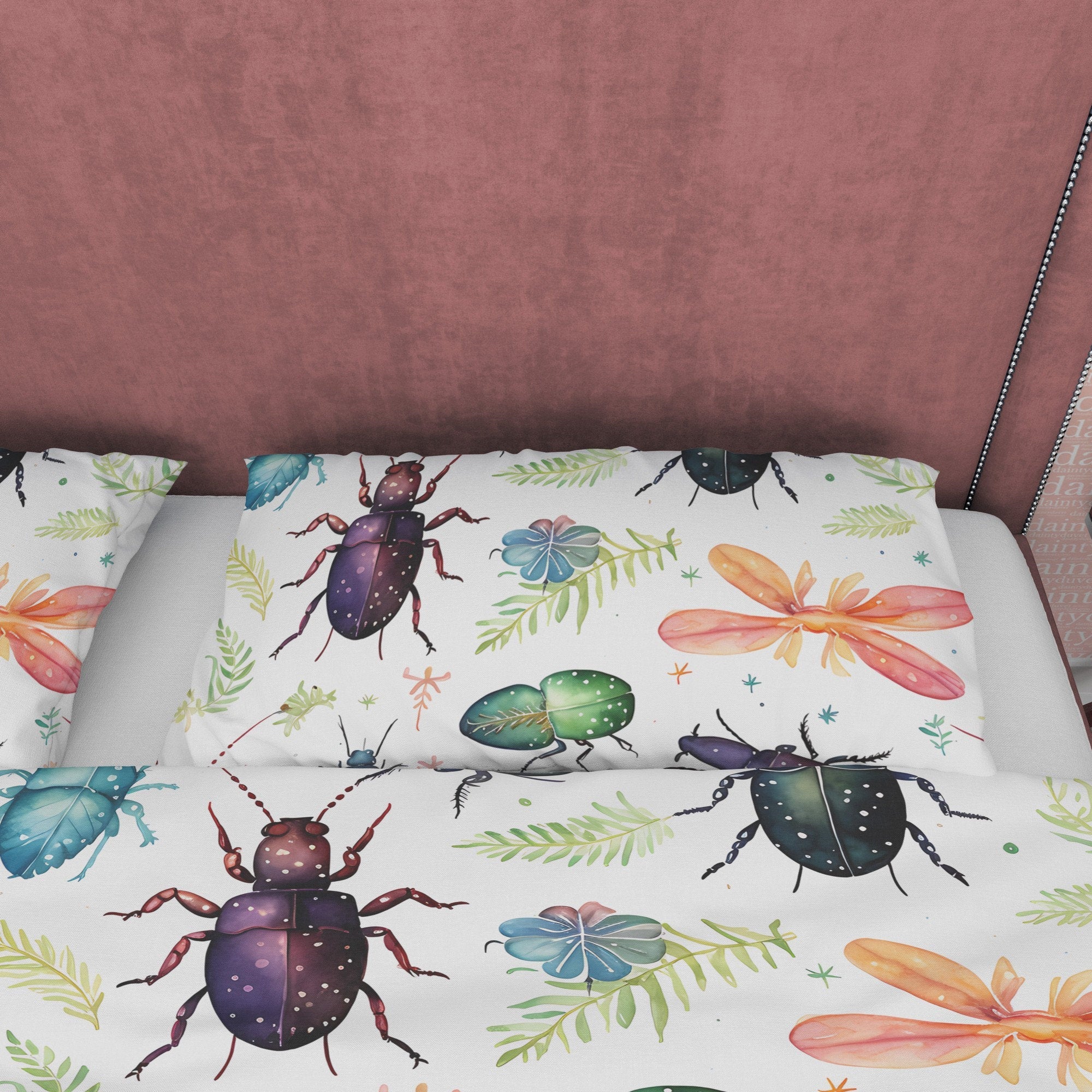 Creepy Insect Halloween Duvet Cover Set & Pillowcase, White Unique Aesthetic Zipper Bedding, Scary Child's Room Decor, Bug Blanket Cover