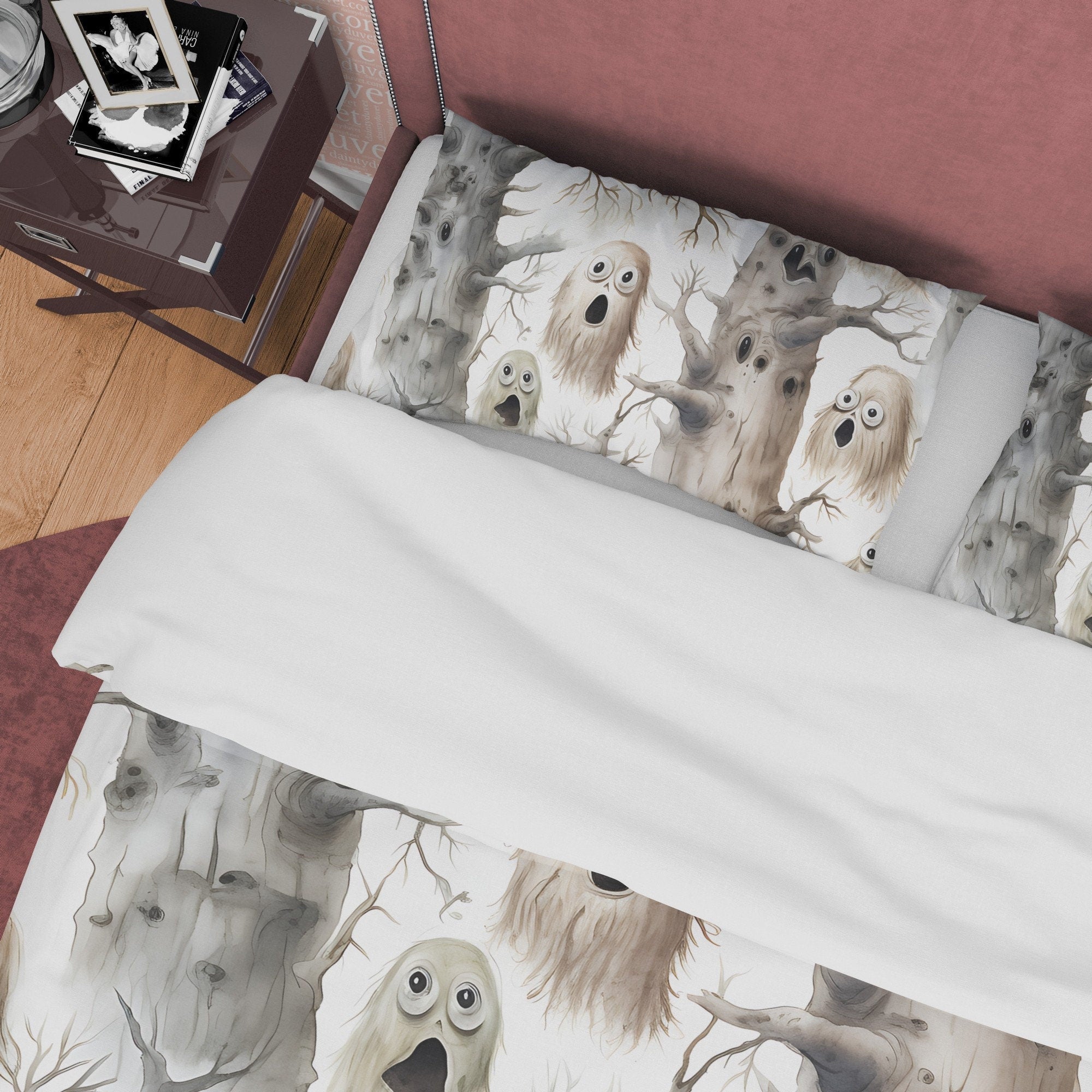 Haunted Forest Duvet Cover Set, Scary Tree Ghost Blanket Cover Aesthetic Zipper Bedding, Halloween Room Decor, White Spooky Print Bed Set