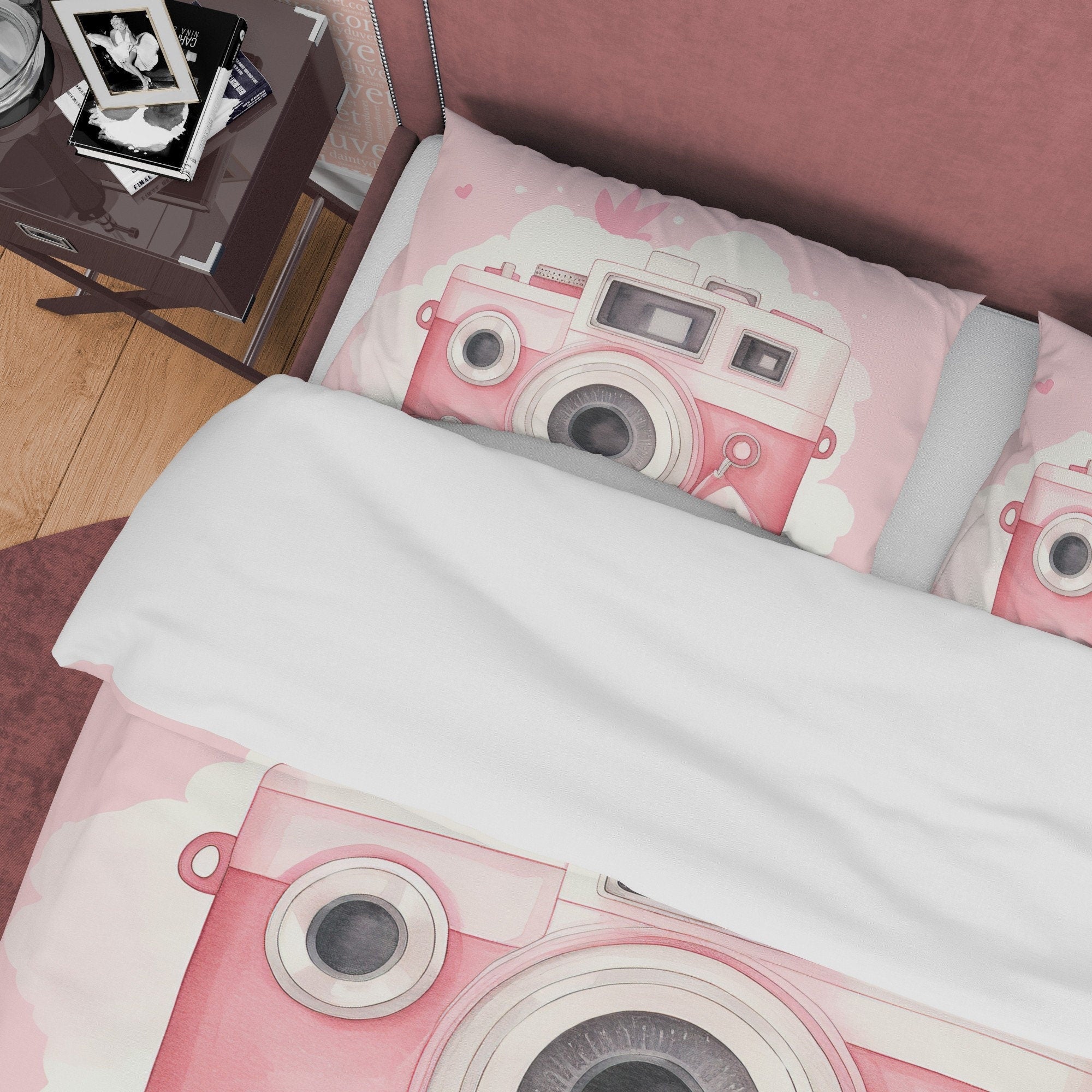Retro Pink Camera Girls Bedroom Duvet Cover, Photography Lover Bedroom Quilt, Girly Vintage Camera Pink Bedspread, Girl Photographer Gift