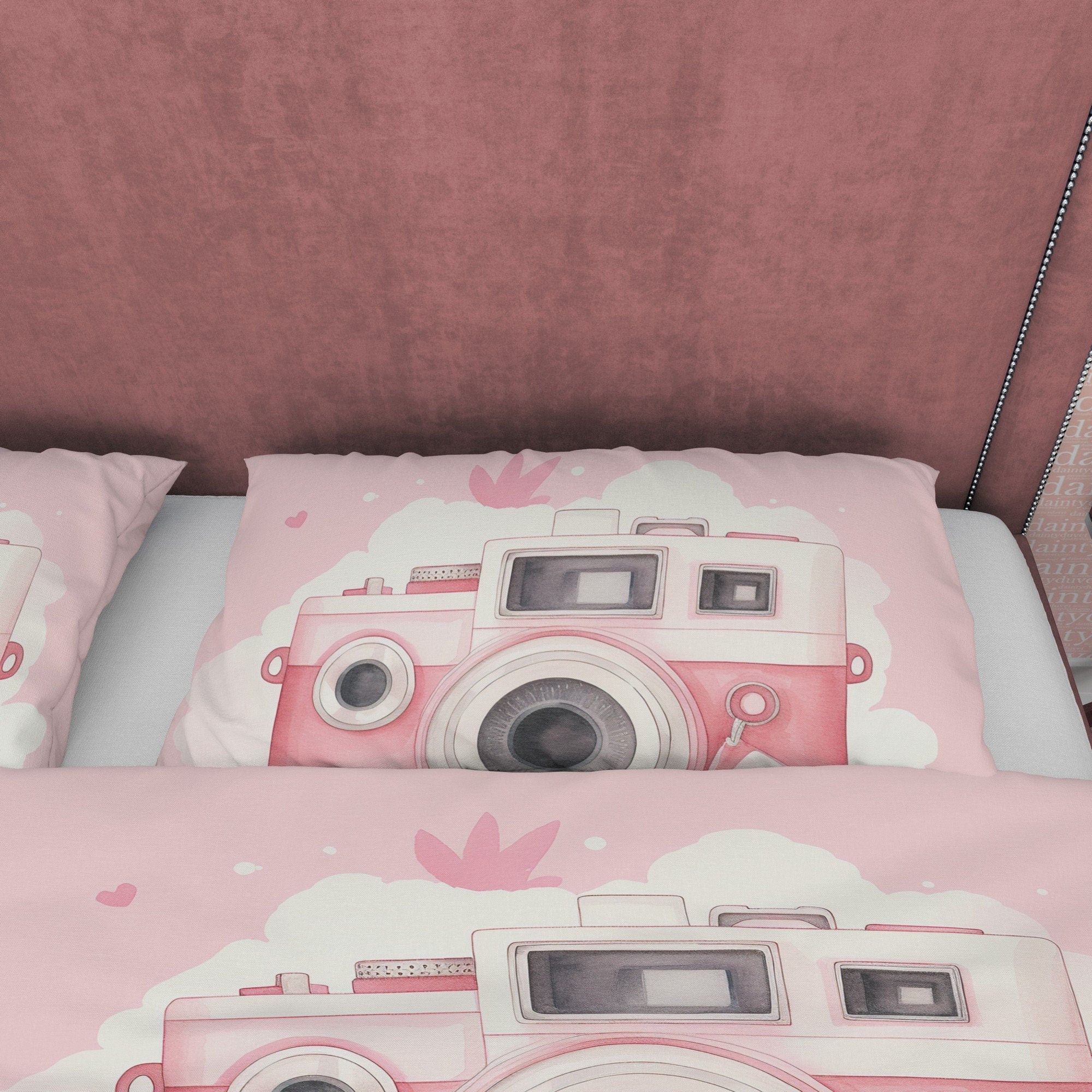 Retro Pink Camera Girls Bedroom Duvet Cover, Photography Lover Bedroom Quilt, Girly Vintage Camera Pink Bedspread, Girl Photographer Gift