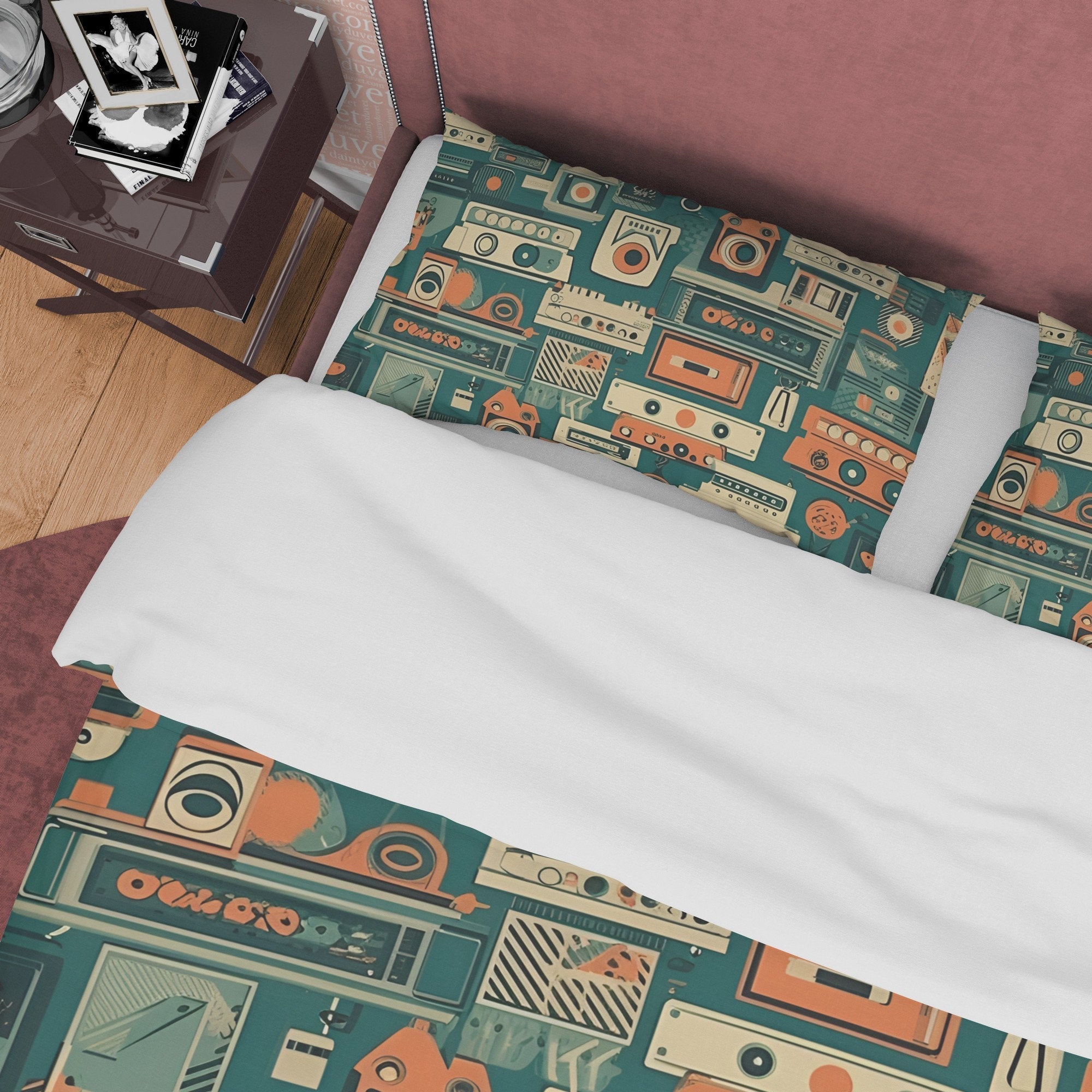Vintage Gadget Geometric Duvet Cover Retro Bedding Set, Unique Audio Speaker Green Blanket Cover, Old Camera Quilt Cover, Zipper Bedding