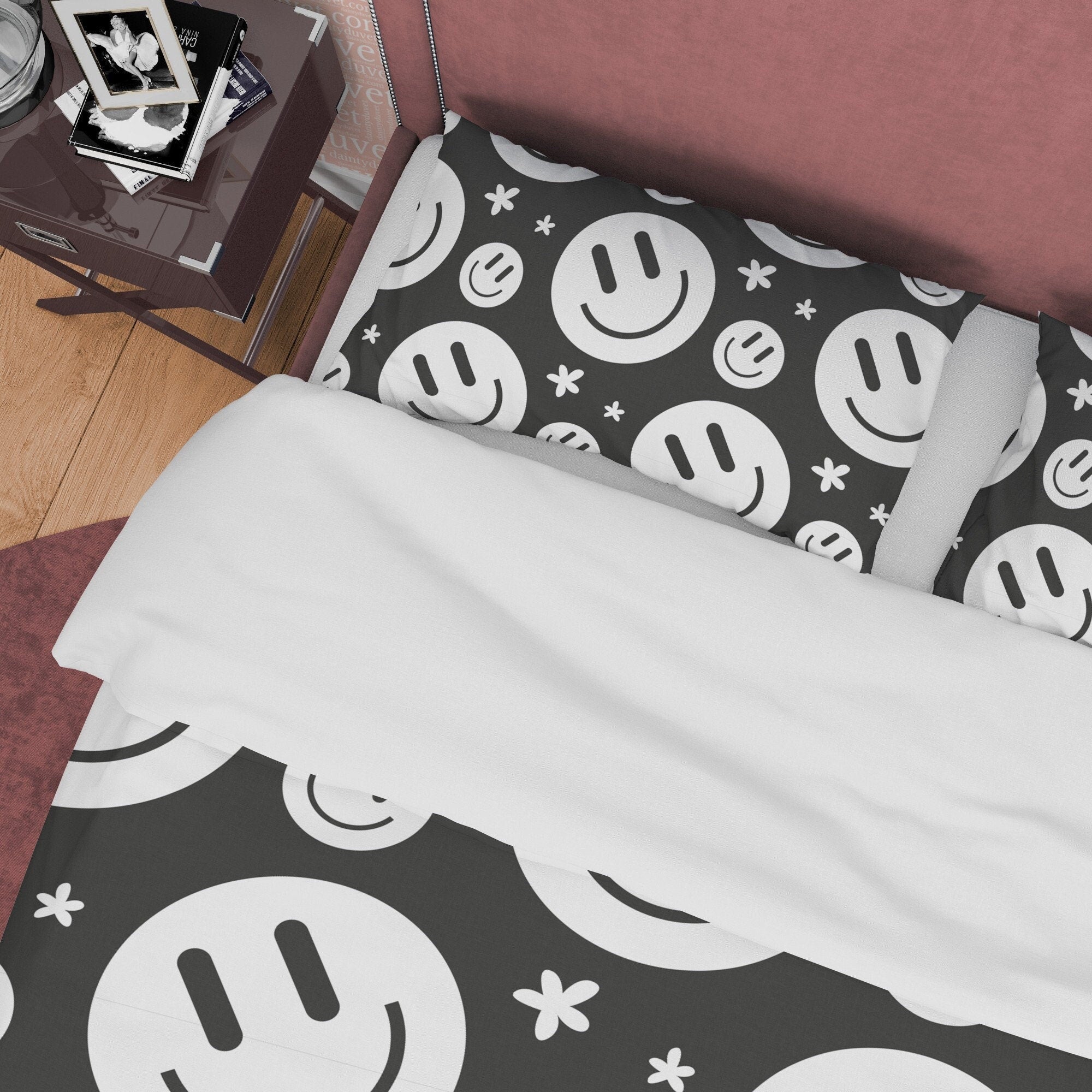 Happy Face Black and White Duvet Cover Set, Smile Emoji Blanket Cover Retro Printed Bedding Set, 90s Nostalgia Quilt Cover, Groovy Bedspread