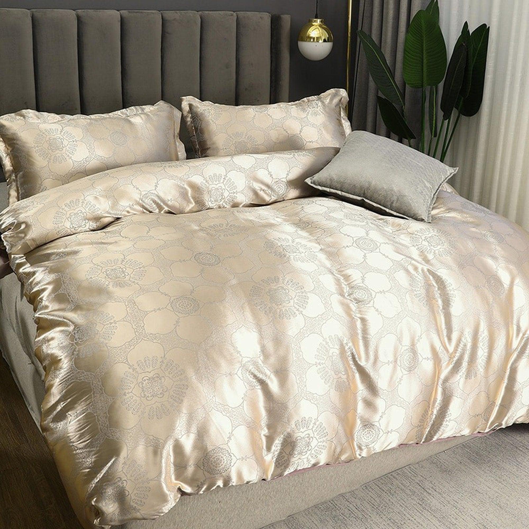 daintyduvet Luxury Golden Floral Bedding made with Silky Jacquard Fabric, Damask Duvet Cover Set, Designer Bedding, Aesthetic Duvet King Queen Full Twin