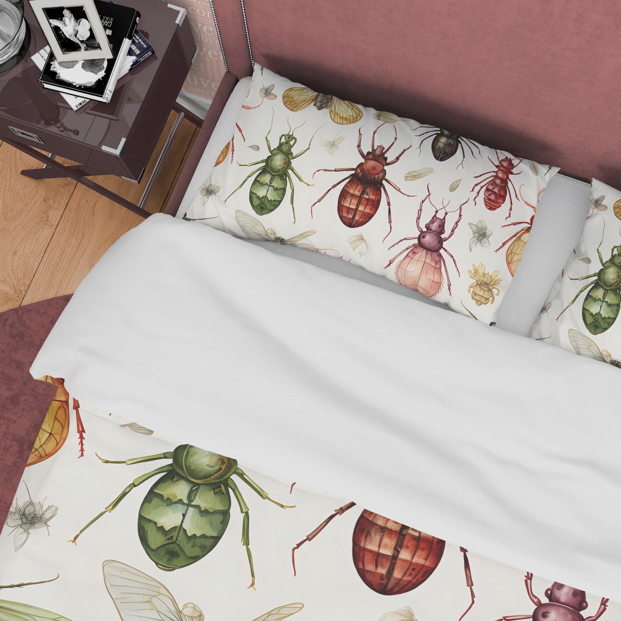 Scary Bug Halloween Duvet Cover Set & Pillowcase, Creepy Insect White Quilt Cover Aesthetic Zipper Bedding, Halloween Room Decor,